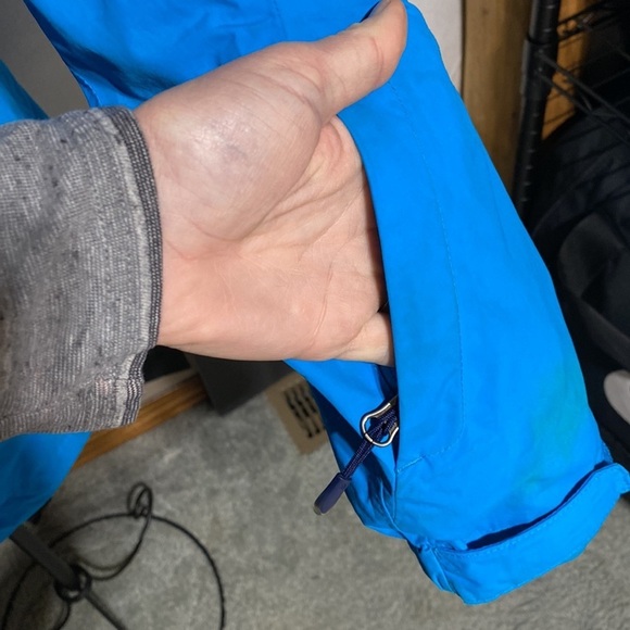 The north face light weight jacket - Picture 4 of 9